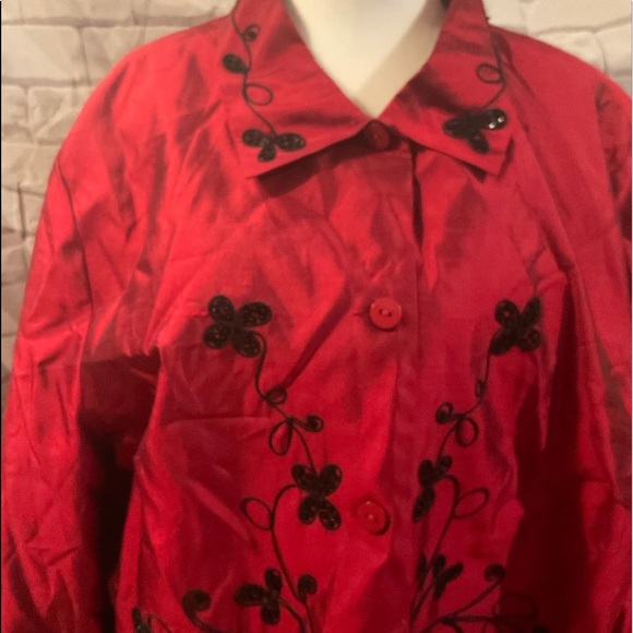 “SILKLAND WOMAN” SILKY RED FLORAL BEADED LONG BLOUSE. - Picture 2 of 12